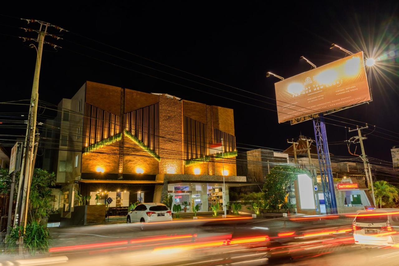 Berry Biz Hotel Sunset Road Seminyak  Exterior photo