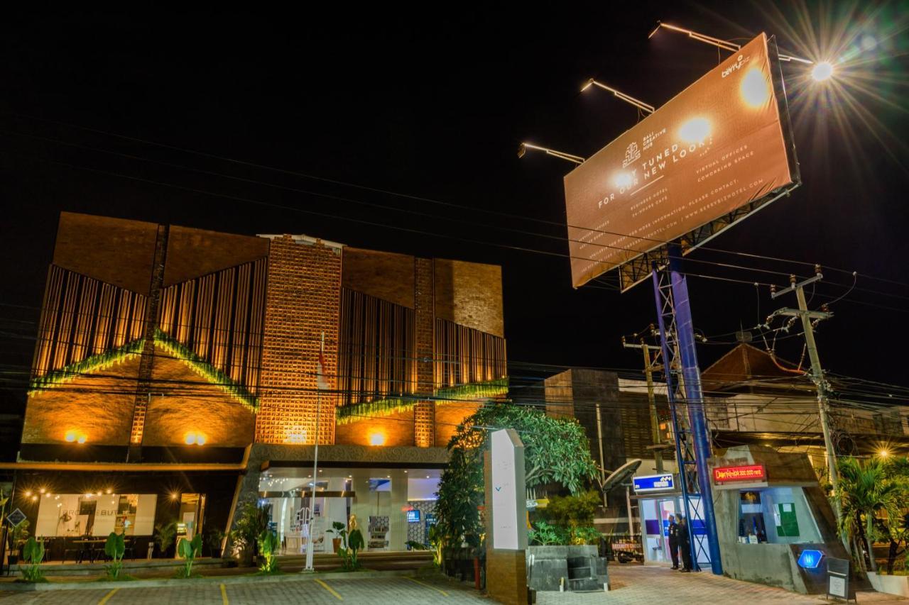 Berry Biz Hotel Sunset Road Seminyak  Exterior photo