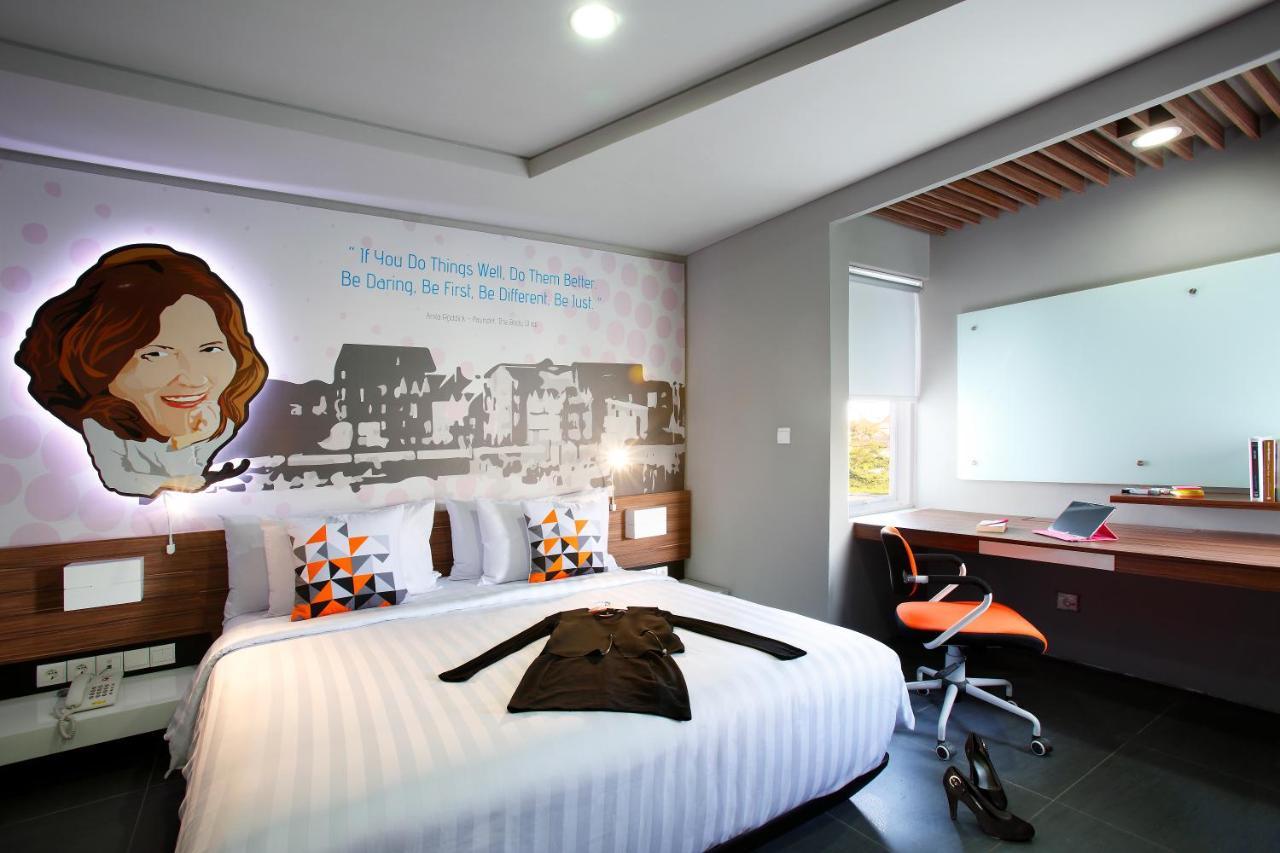 Berry Biz Hotel Sunset Road Seminyak  Exterior photo