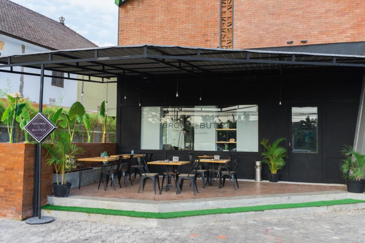 Berry Biz Hotel Sunset Road Seminyak  Exterior photo