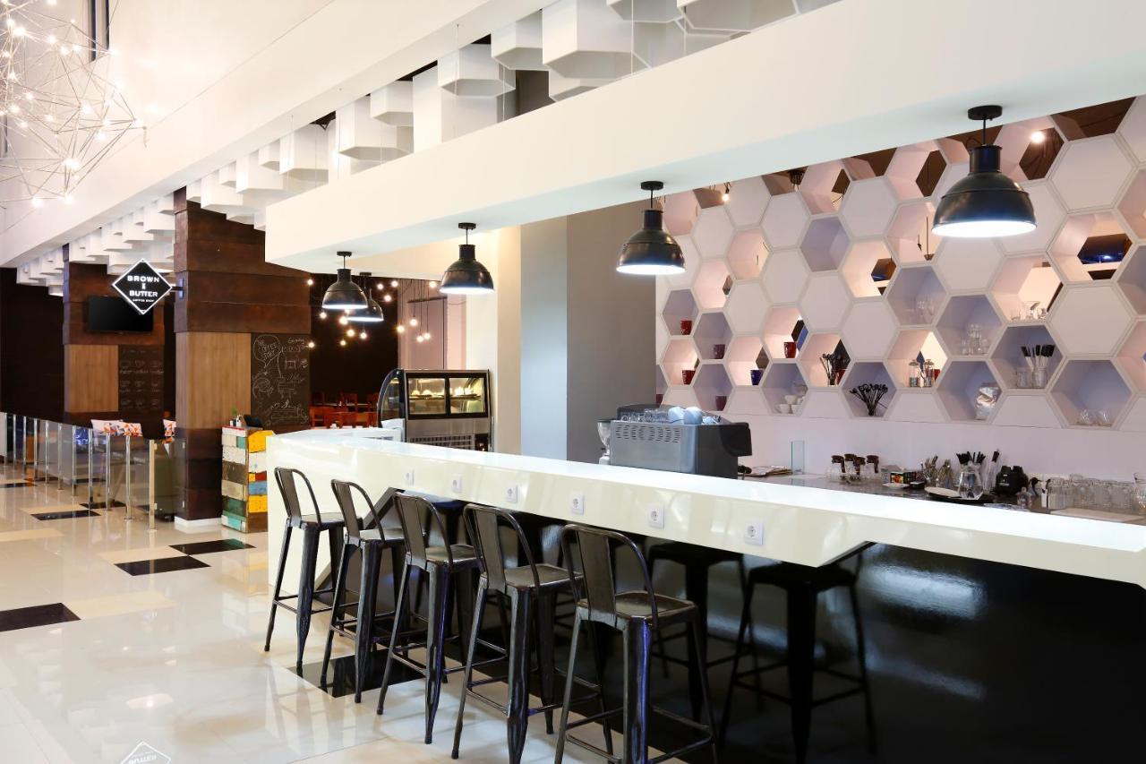 Berry Biz Hotel Sunset Road Seminyak  Exterior photo