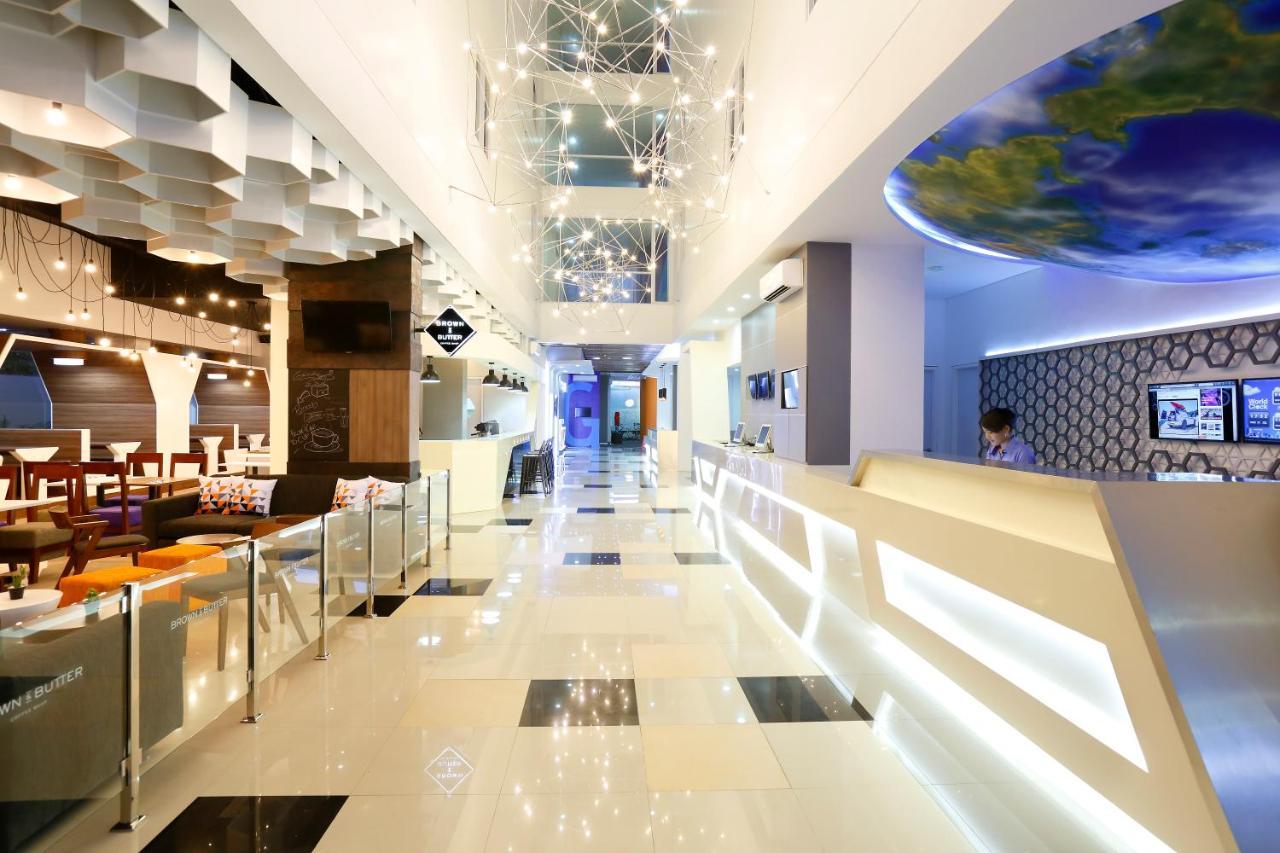 Berry Biz Hotel Sunset Road Seminyak  Exterior photo