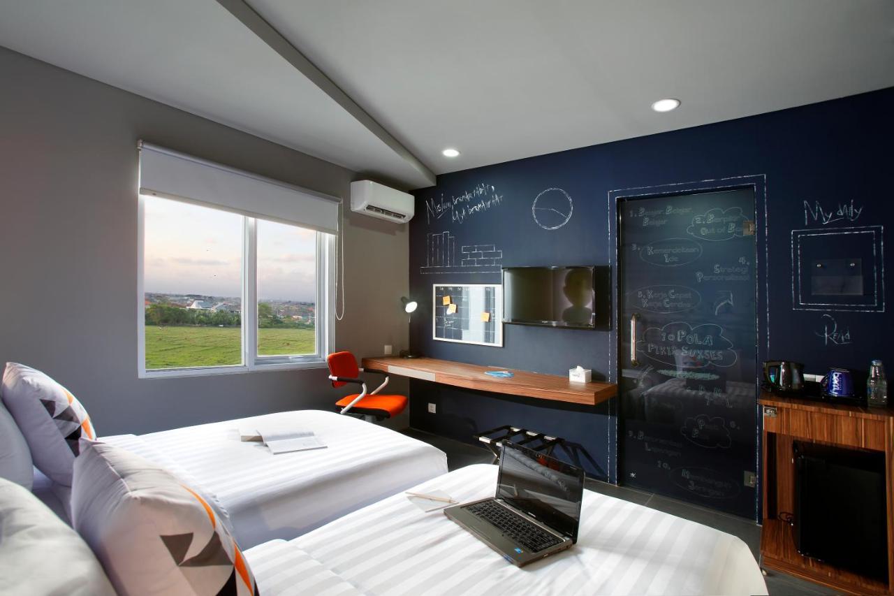 Berry Biz Hotel Sunset Road Seminyak  Exterior photo